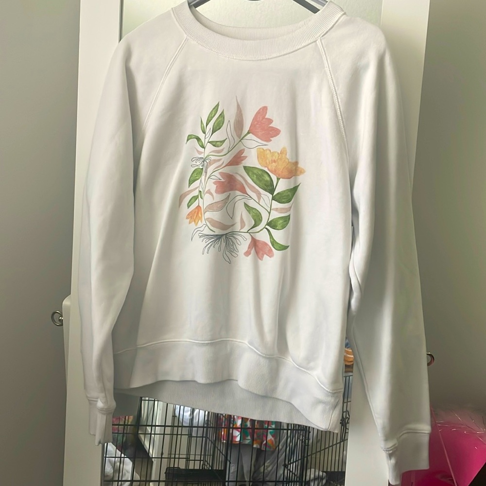 Old Navy, Medium Crewneck, White w/ Flower Pattern